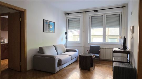 Gospodara Vučića,62m2 ,3.0.Renoviran, Miran