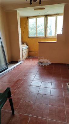 Jednosoban stan + lokal 33m2, Borča, Palilula