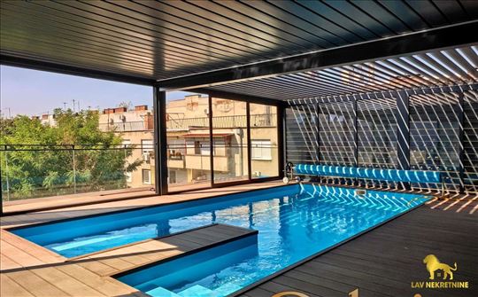 Novi Sad, Cara Dušana, Stan, 4, 245,00m2