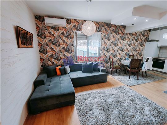 Novogradnja, funkcionalan 3.0 stan, terasa, uselji