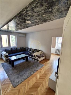 Porodičan četvorosoban stan 79m² – kompletno renov