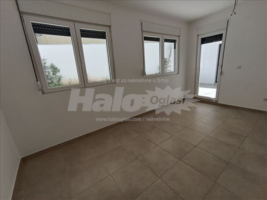 Prodaja stana 73m2 + dvoriste 31m2 2.5, Vozdovac,