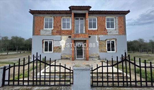 Žitište, Centar, Kuća, 3.0, 121m2