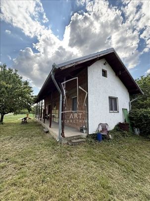 Belegiš, 104m2 na 14.95ari placa ID#15172