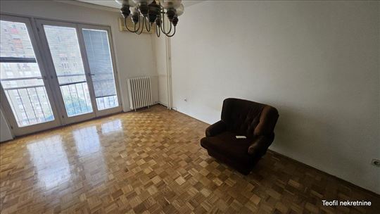 Blok 63 blizina IMMO centra 61(L) useljiv