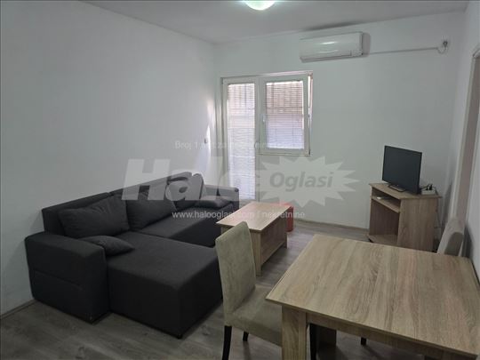 Borca-nov lep stan, iznad robne kuce Shangai
