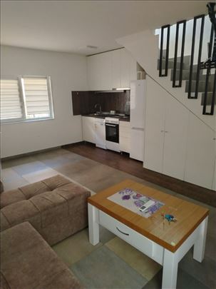 Duplex stan u zasebnom objektu bez drugih stanova