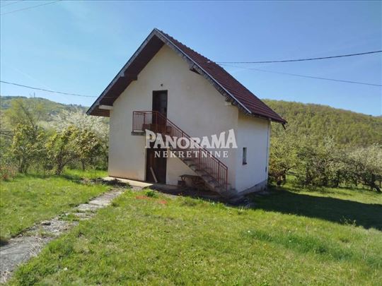 Hitno-Seosko imanje Sirogojno na 185 ari,kuća od 8
