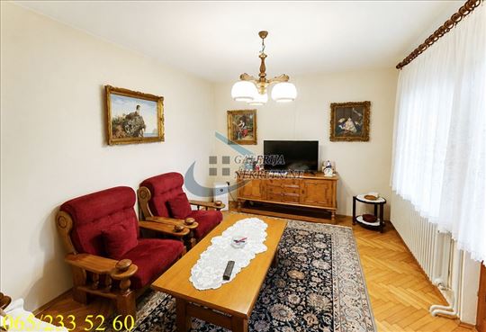 Inđija, Centar - 22. Oktobra, višesobna kuća