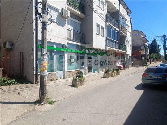 Izdaju se tri lokala