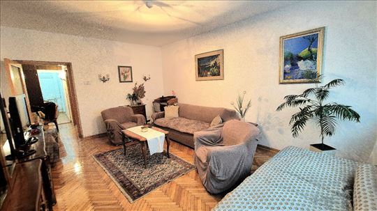 Izdavanje, Sarajevska, trosoban, 65m², lift