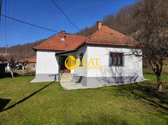 Kosjerić, Seča Reka, domaćinstvo i plac od 26 ari