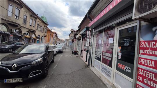 Lokal, Zemun, Bežanijska