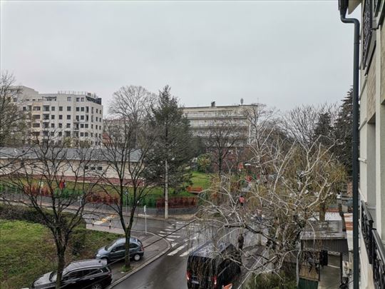 Partizanov stadion,Zvečanska,75m2,parking,odličan