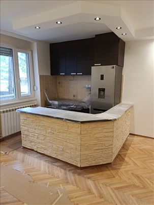 Renoviran salonski stan kod Crvenog krsta, 66m2