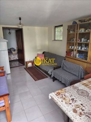 Ritopek kuća 61m2, plac 12,32 ari