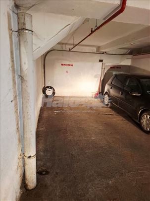 Izdajem parking mesto, garaza, kod Zira, Vuka