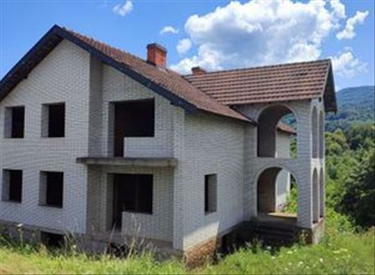 Kuća u Banji Koviljači uknjiženo 555 m2