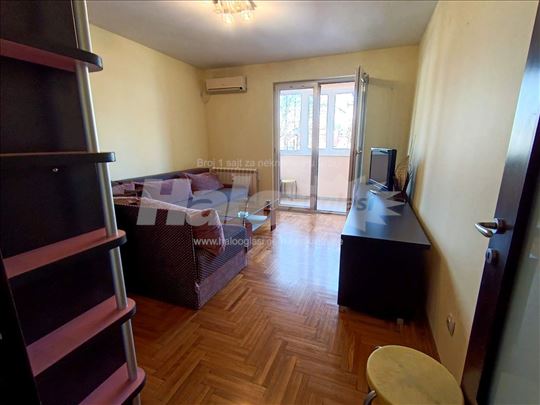 Potpuno renoviran stan na Miljakovcu