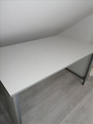 Radni sto rasklopiv 140x80 cm.