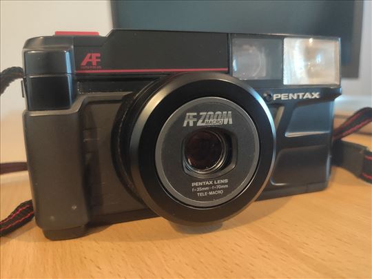 Pentax IQ Zoom analogni fotoaparat