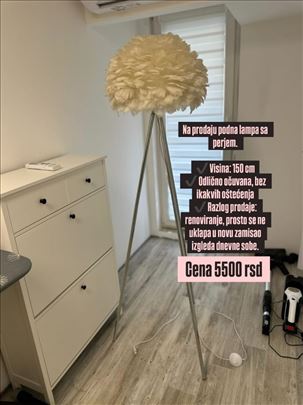 Podna lampa sa perjem