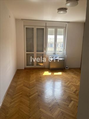 Renoviran stan na Dorćolu ID#4189
