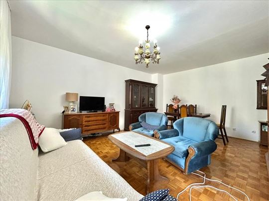 Vukov spomenik 53m2-odvojena spavaća,terasa ID#272