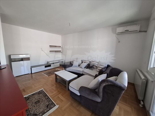 2 soban stan, Zira, Vuk, Centar, parking mesto