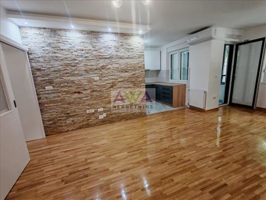Centar Sombora – Trosoban stan 79m² sa garažom, I 