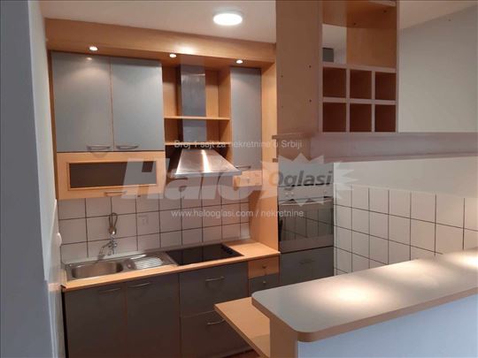 Dvosoban stan od 60m2 u bloku 63
