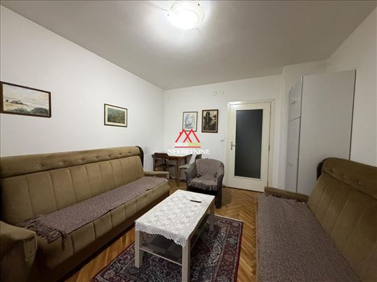 Garsonjera - 26m2 - Grbavica - bez depozita
