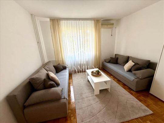Jednosoban stan 31 m², Grbavica, Novi Sad, 3. spra