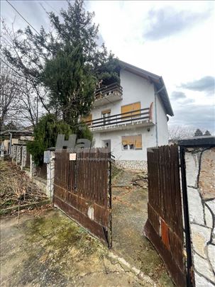 Kuća u Vršcu 258m2 sa 8 ari placa