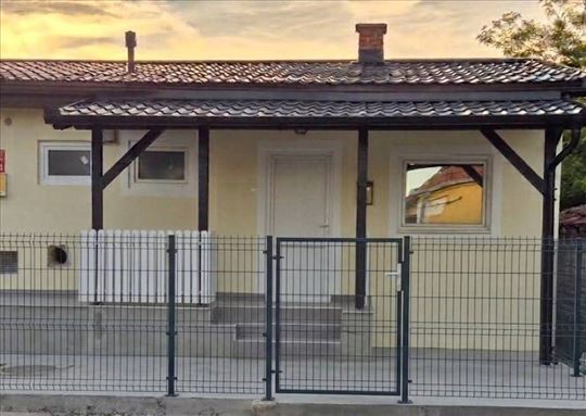 Prodaje se kuća / stan u centru grada
