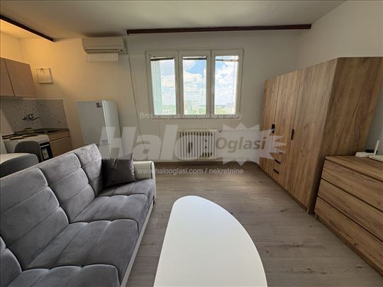 Renovirana garsonjera sa uračunatim komunalijama