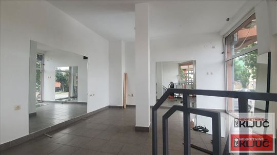 Lokal 35 m², Rotkvarija, Novi Sad, prizemlje