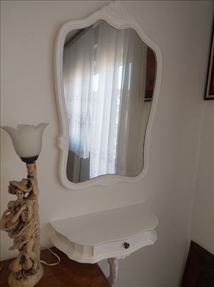 Stilska konzola sa ogledalom