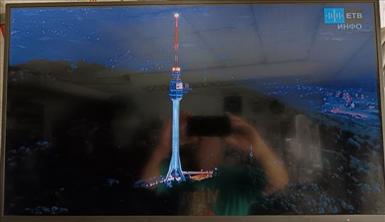 Tesla LED 32
