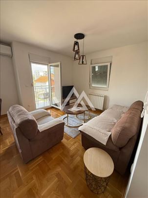 Trosoban stan 54 m², Altina, Zemun, Beograd