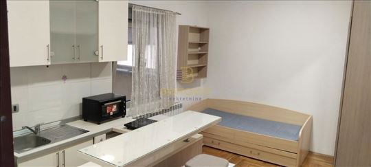 Đeram pijaca, 22m2, namešten, odlična investicija