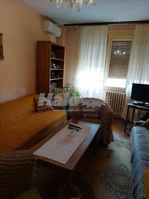 Izdaje se 2,5 soban stan Sarajevska