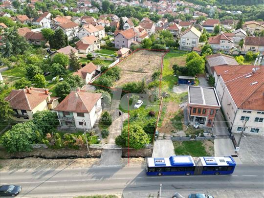 Izdaje se plac u Sremčici – 15 ari