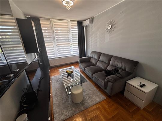 Kompletno namešten dvosoban stan 44 m²-Grbavica !