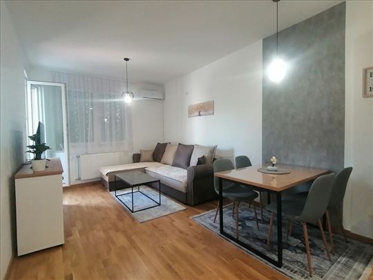 Noviji stan 39m2,parking,kalorimetri-Avijatičarsko