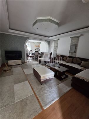 Obrenovac, kuća sa placem