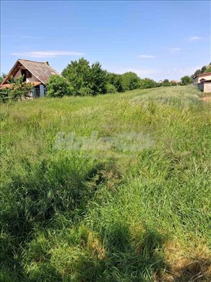 Prodajem plac u selu Obrež 32.6ar