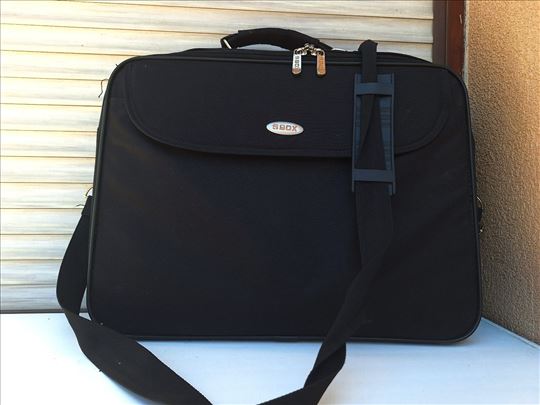Prodajem torbu za laptop