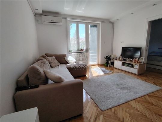 Renoviran, namešten, uknjižen 2.5 top lokacija