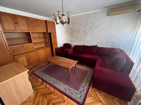 Trosoban stan na Sajmištu- 70 m² !